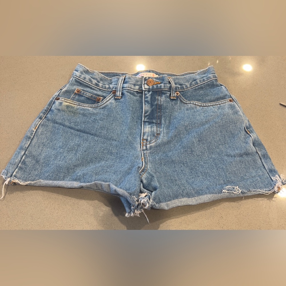 Vintage Bill Blass-Classic High-Rise Denim Shorts - Light Blue